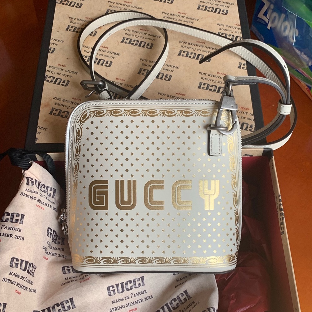 Gucci purse - Picture 1 of 3